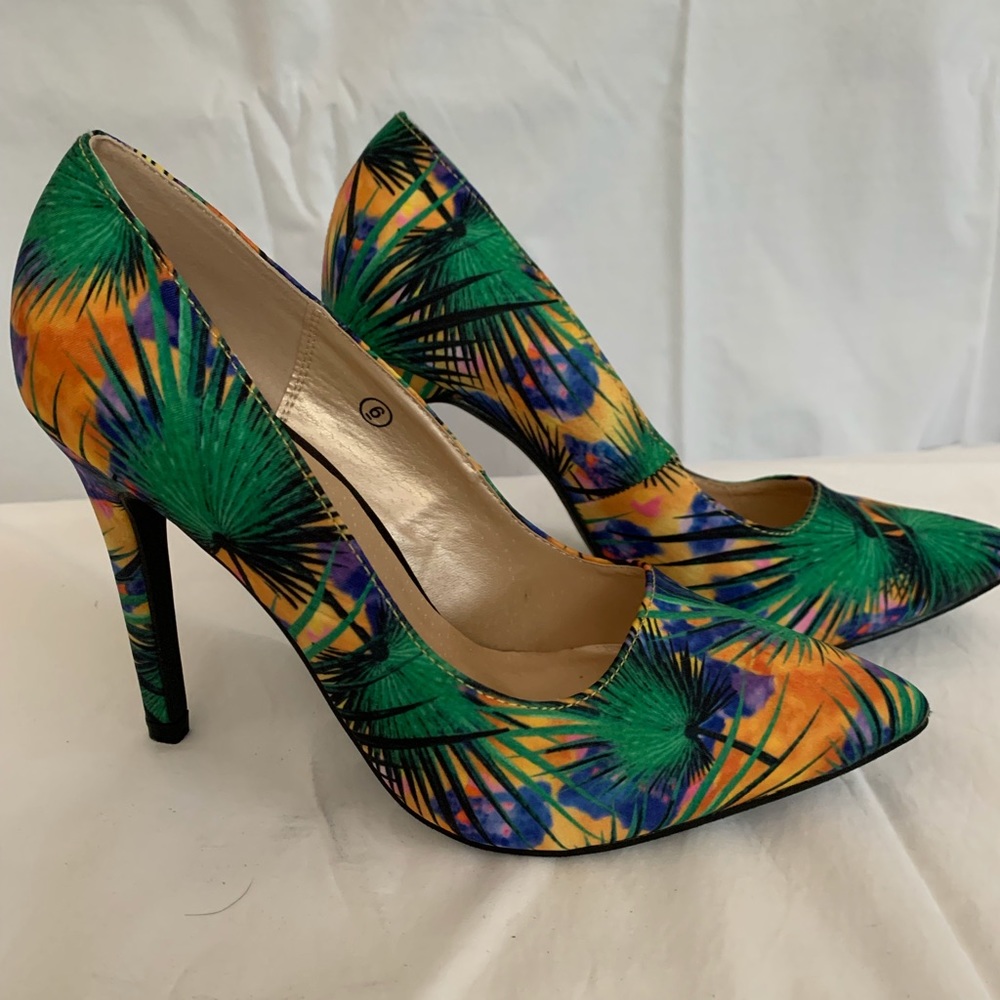 C Label 4” heeled dress shoes